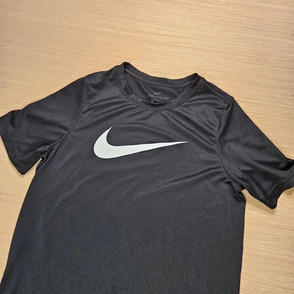 Nike T-Shirt‎ Kids L Black Swoosh Dri-Fit AR5307-011 Athletic Graphic